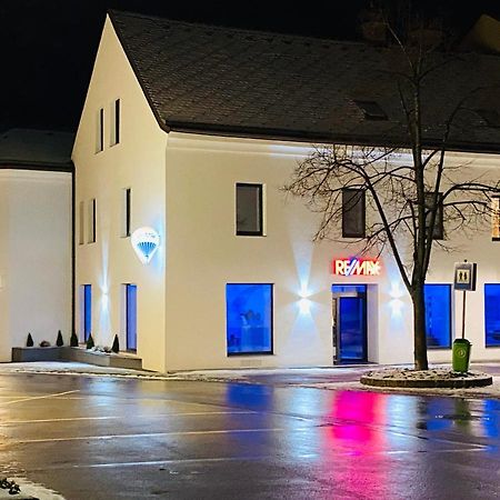 White Inn - Ferienwohnung Mit Terrasse Mürzzuschlag Екстериор снимка