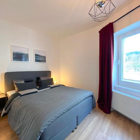 White Inn - Ferienwohnung Mit Terrasse Mürzzuschlag Екстериор снимка