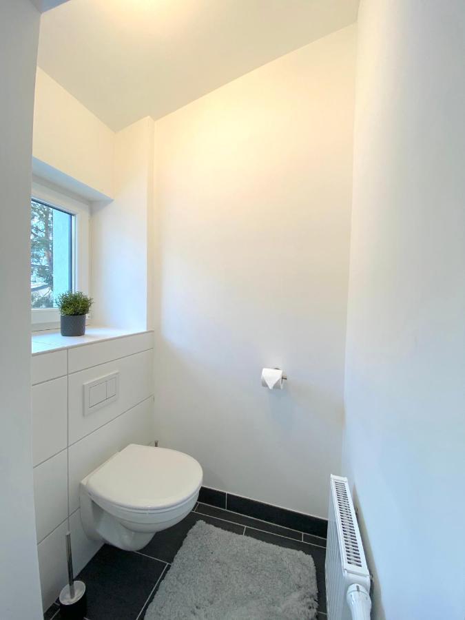 White Inn - Ferienwohnung Mit Terrasse Mürzzuschlag Екстериор снимка