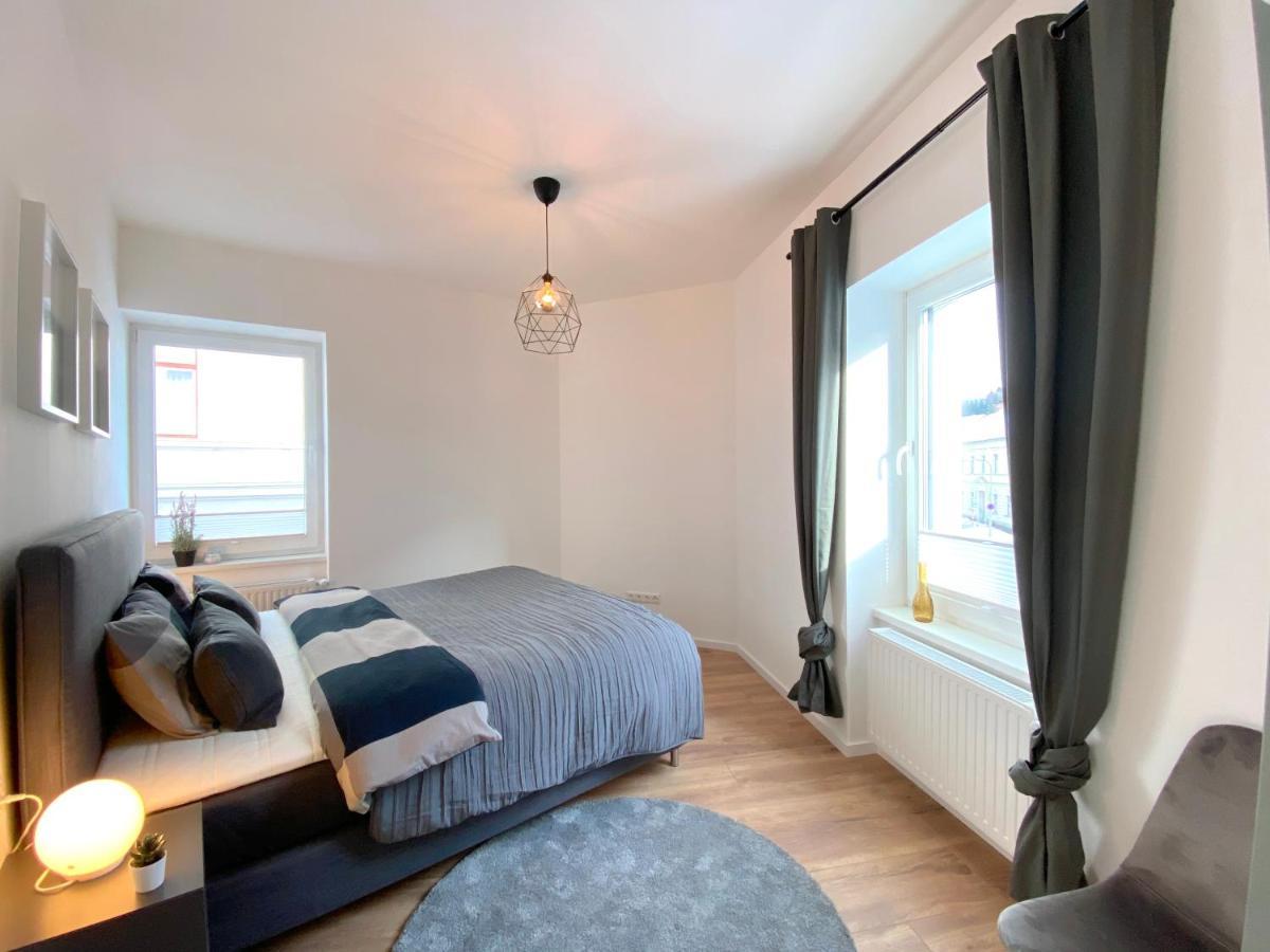 White Inn - Ferienwohnung Mit Terrasse Mürzzuschlag Екстериор снимка