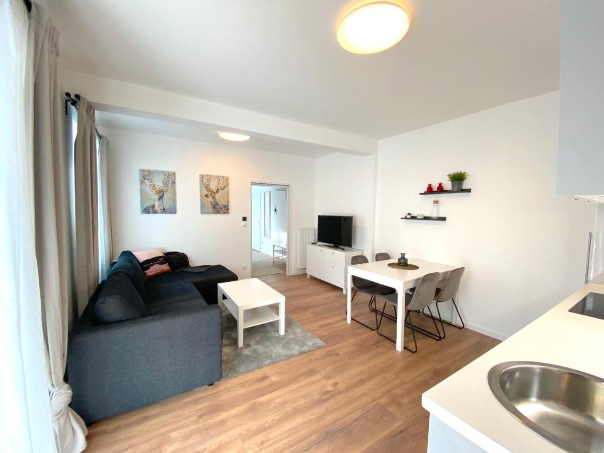 White Inn - Ferienwohnung Mit Terrasse Mürzzuschlag Екстериор снимка