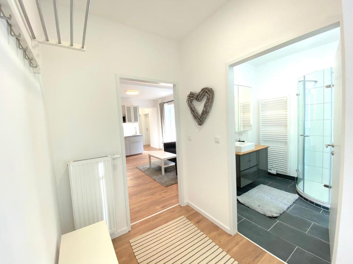 White Inn - Ferienwohnung Mit Terrasse Mürzzuschlag Екстериор снимка